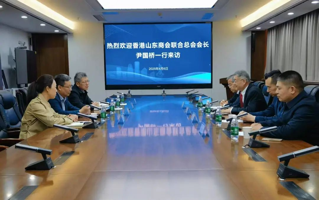 香港山东商会联合总会会长尹国桥一行来校考察交流