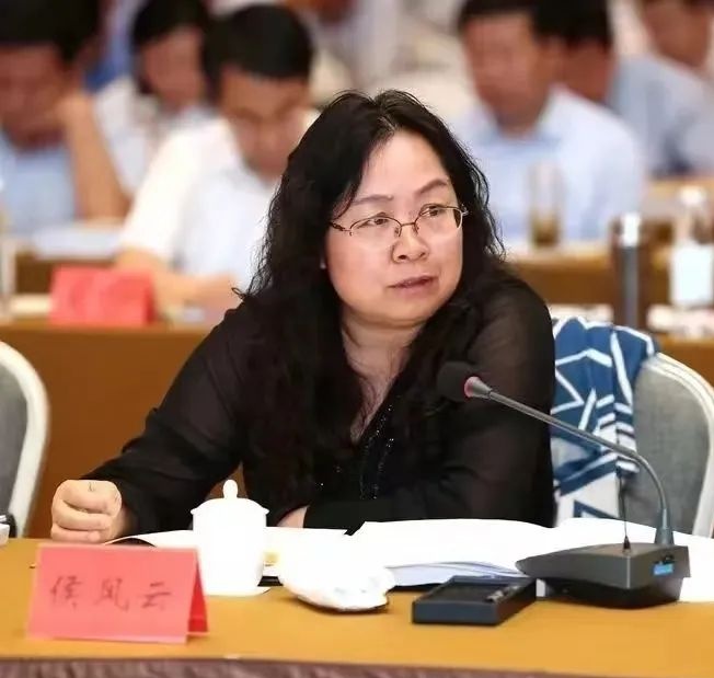 聚焦两会 | 山东大学经济学院专家教授热议全国两会
