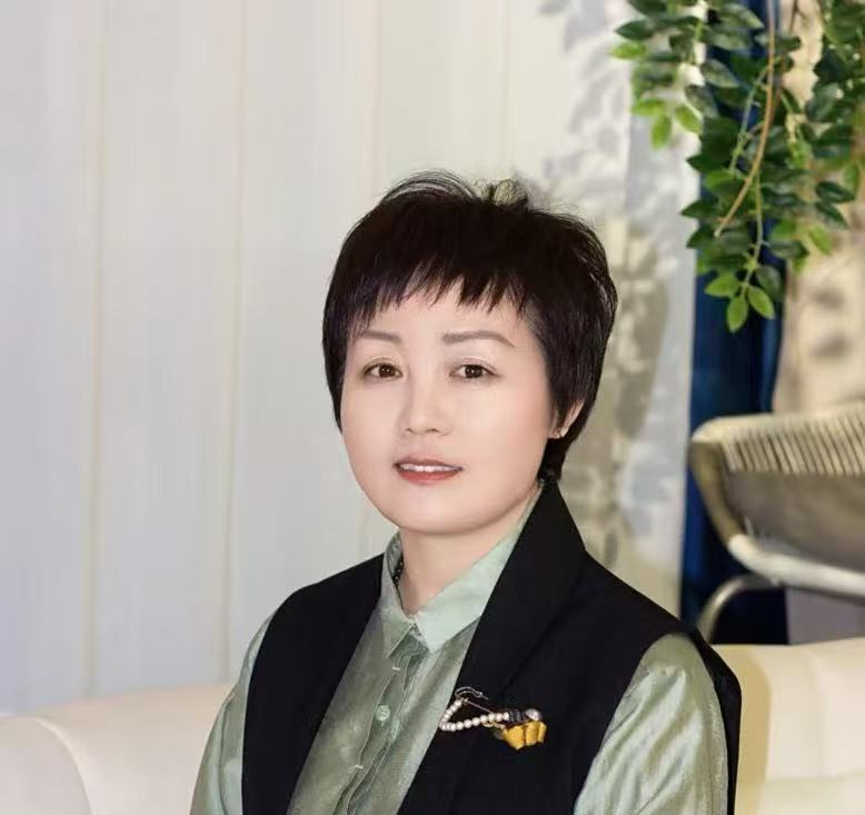 工笔丹青绘芳华 巾帼画笔谱华章——记著名画家张雪云